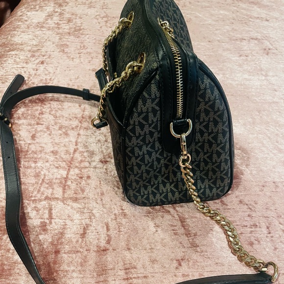 Michael Kors monogrammed crossbody purse - Picture 3 of 4